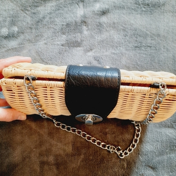 Straw Studios | Structured Straw Woven Handbag with Chain Strap - Picture 7 of 10